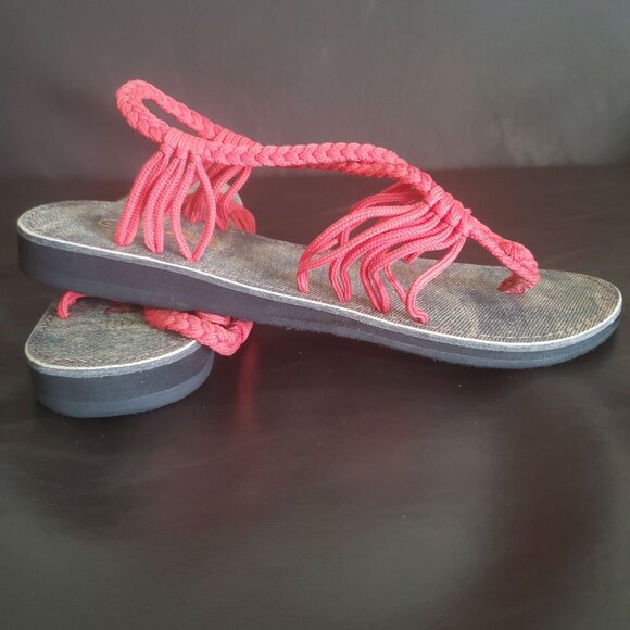 Plaka Flat Sandals Womens oceanside flip flops size 9 red color Strappy nwot - Picture 2 of 11